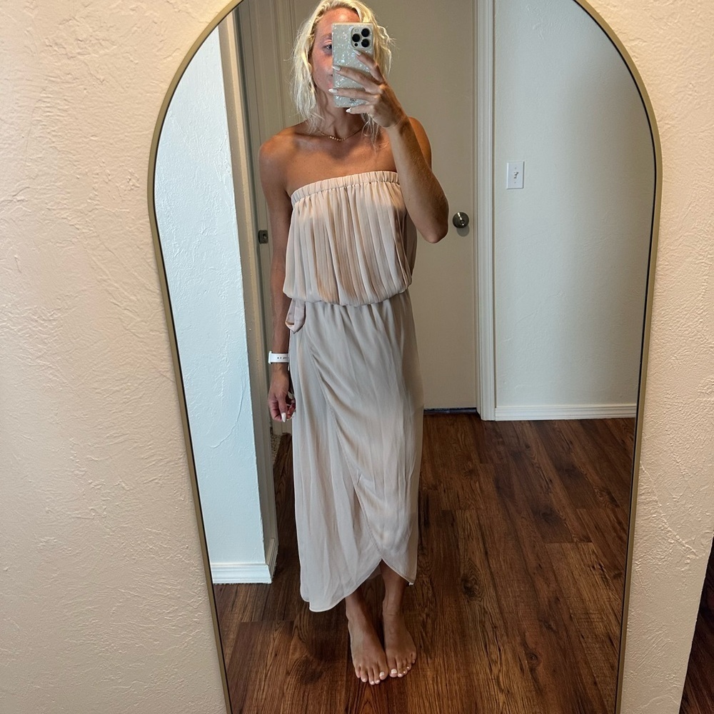 Ark&co cream strapless dress with cinched waist​​​ - Picture 2 of 8